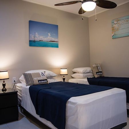 The Pier Beach Inn & Suites Willemstad Eksteriør bilde